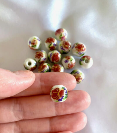 10mm Crimson Red Ceramic Flower Round Beads - Image 2