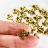 CLOSEUP_Antique Gold Bumble Bee Insect Metal Charm